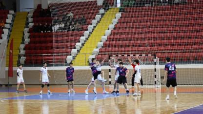 Okul Sporları Yıldızlar Hentbol Yarı Final Müsabakaları Karaman’da Başladı