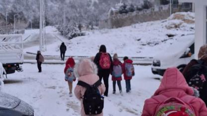 Taşeli’nde Kar Tepkisi: “Yollar Buzlu, Okullar Neden Tatil Edilmedi?”