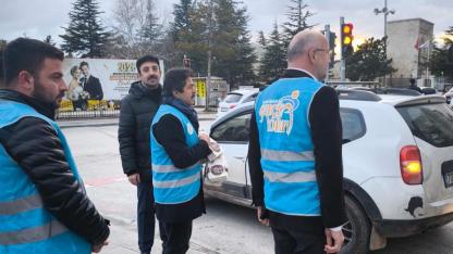 Vatandaşlara İftariyelik Kumanya Dağıttılar