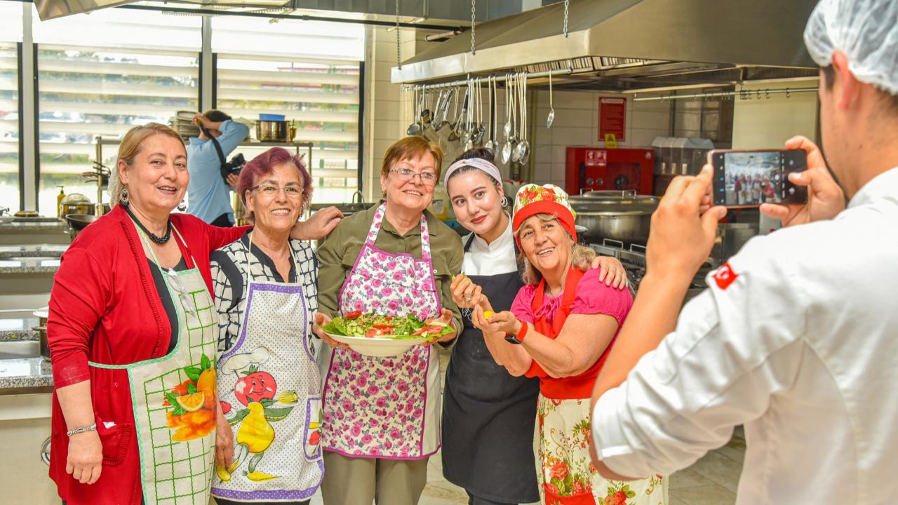 60+ Yaşam Boyu Öğrenme Akademisi Yeniden Başlıyor