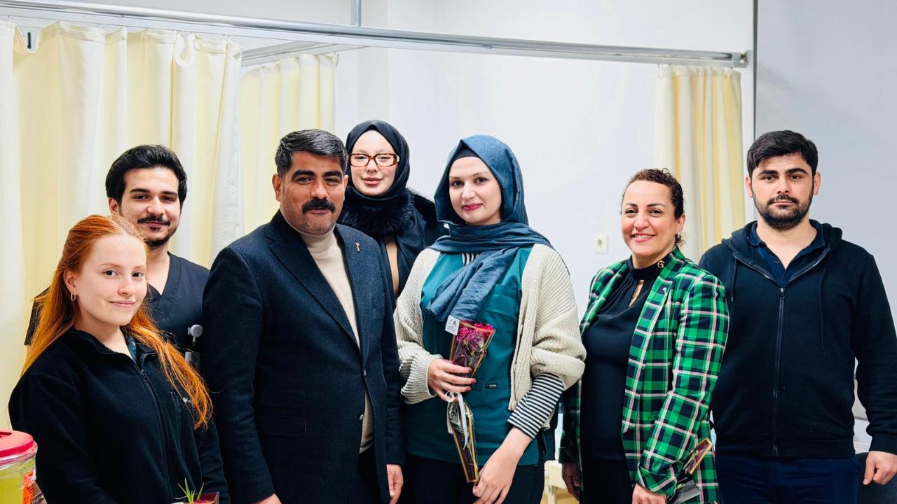 Anahtar Parti Sağlık Çalışanlarını Unutmadı