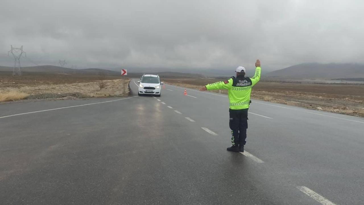 Bayram trafiğinde sıkı denetim: Jandarma sahada
