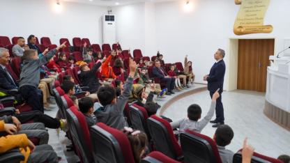 Çiçek Öğrencilerle Hayat Bilgisi Dersi İşledi