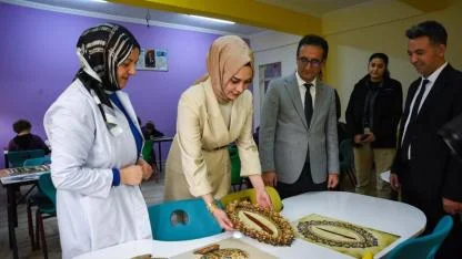 Çiçek’ten Öğrencilerin Projelerine Yakın Takip