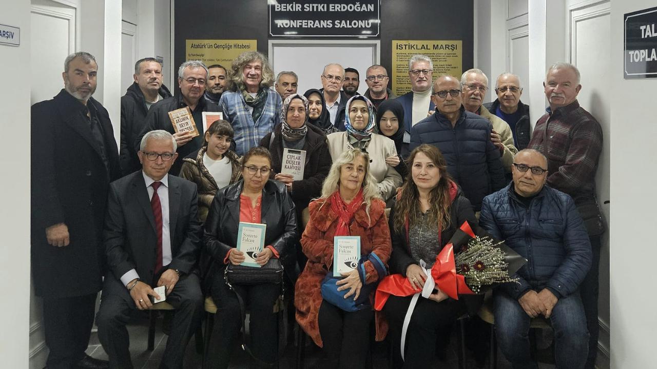 D. Ali Gültekin’den Şiir Gecesi ve İmza Günü