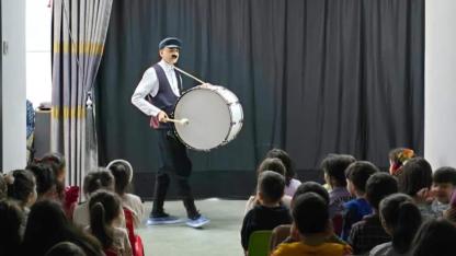 Geleceğin Eğitimcilerinden Minik Kalplere Sevgi Köprüsü