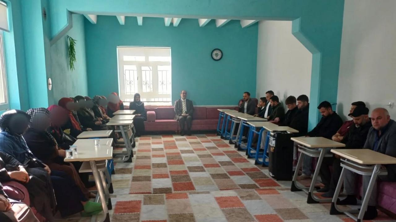 Hafızlık Belgesi Alan Öğrencilere Belgeleri Takdim Edildi