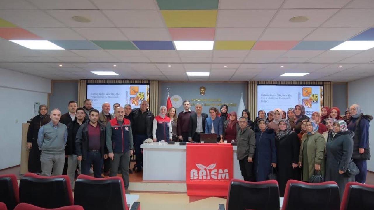 Kadın Çiftçiler “Dağdan Gelen Şifa Sarı Alıç” ile Buluştu