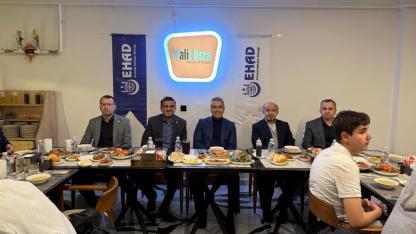 Karaman Valisi Çiçek, Hafız Öğrencilerle İftar Programında Buluştu