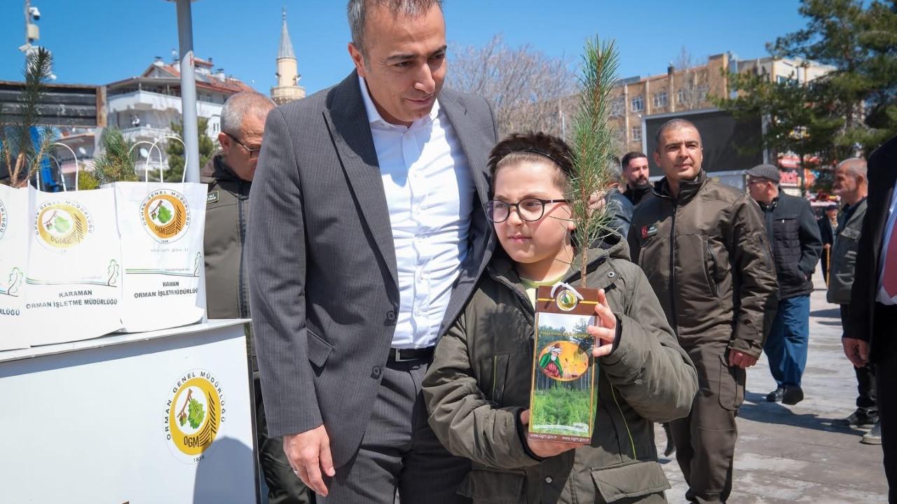 Karaman’da “Türkiye’nin Gücü Orman” Temalı 5 Bin Fidan Vatandaşlara Dağıtıldı