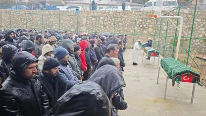 Kazada ölen 3 kişi toprağa verildi