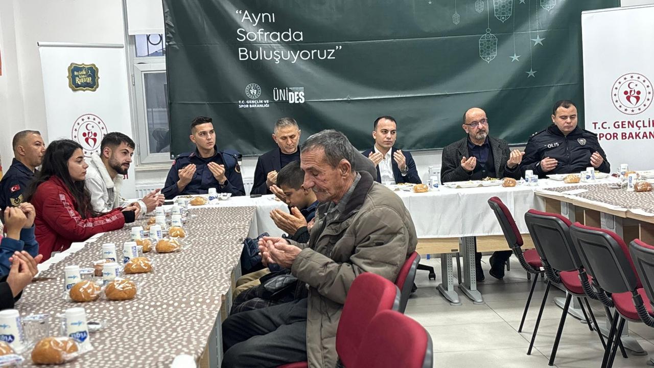 Kazımkarabekir’de Gençlerle Anlamlı İftar Buluşması