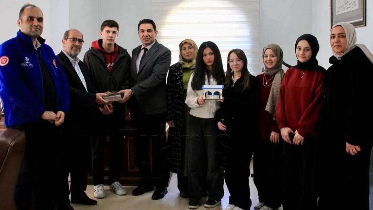 Necip Fazıl Kısakürek Sosyal Bilimler Lisesi’nden Anlamlı Bağış