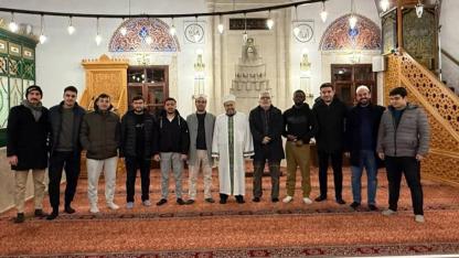 Gençler Aktekke Camii'nde Teravih Namazında Buluştu
