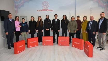 "Savunmadan Sanata" Yarışmasında Dereceye Giren Öğrencilere Ödülleri Verildi