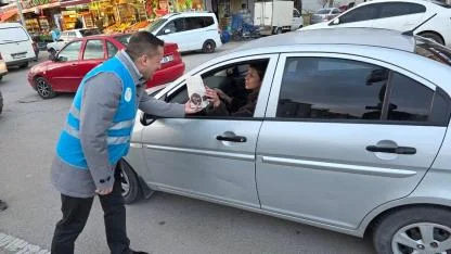 Vekil Eser, kumanya dağıttı. Gençlerle iftar yaptı