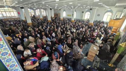 Yeşil Camii’nde Hanımlara Yönelik Kadir Gecesi ve Hatim Dua Programı Düzenlendi