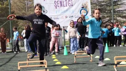 23 Nisan coşkusu eğlenceli atletizm oyunlarıyla yaşandı