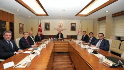 Bakan Ersoy başkanlığında Ankara'ds kritik toplantı: Karaman’daki etkinlikler masaya yatırıldı