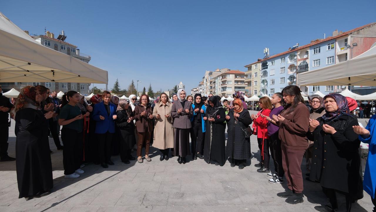 Çiçek Çiftinden DMD Hastası Toprak’a Destek