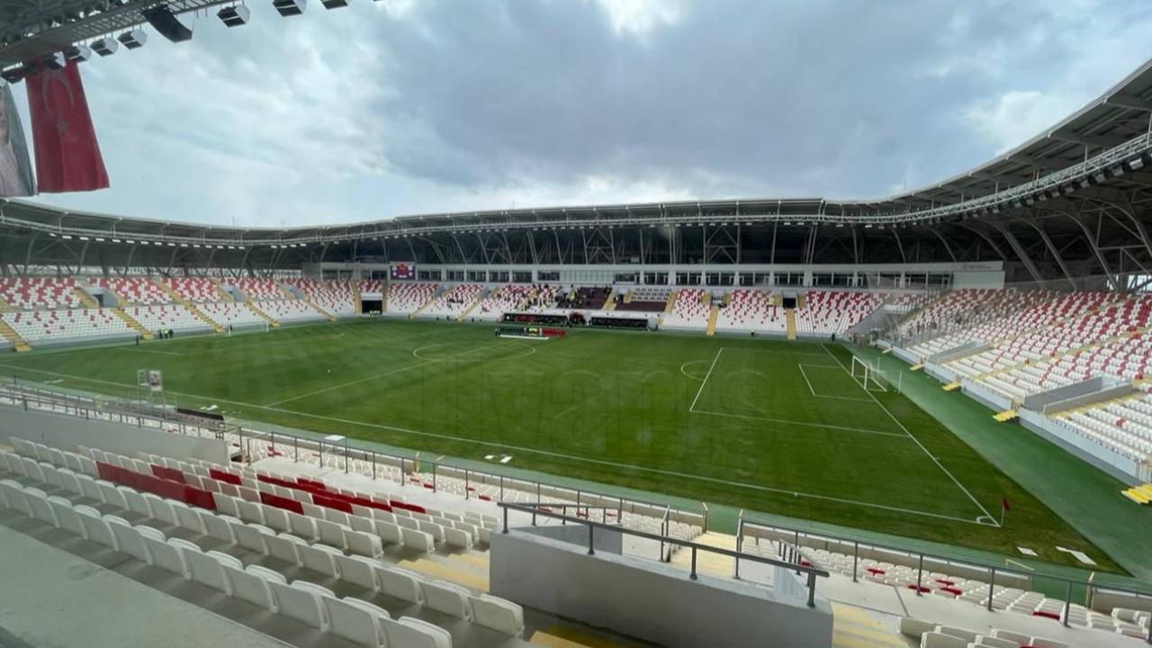 Karaman FK – Muğlaspor Maçında Tribünler Boş Kaldı