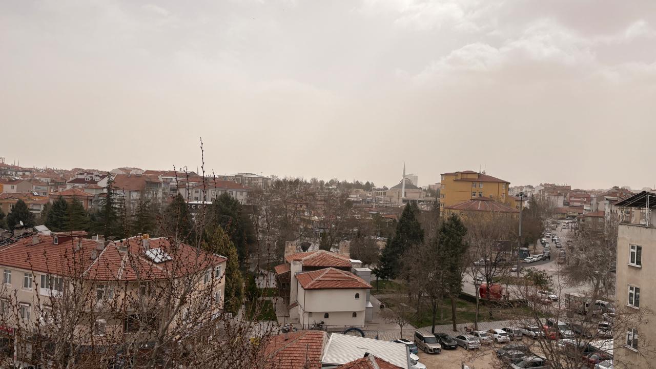 Karaman Semaları Çöl Tozuna Teslim Oldu! Gökyüzü Turuncuya Döndü