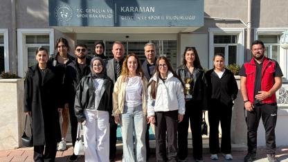 Karaman Yurtlig Kız Voleybol Takımı Akdeniz Bölgesi Üçüncüsü Oldu