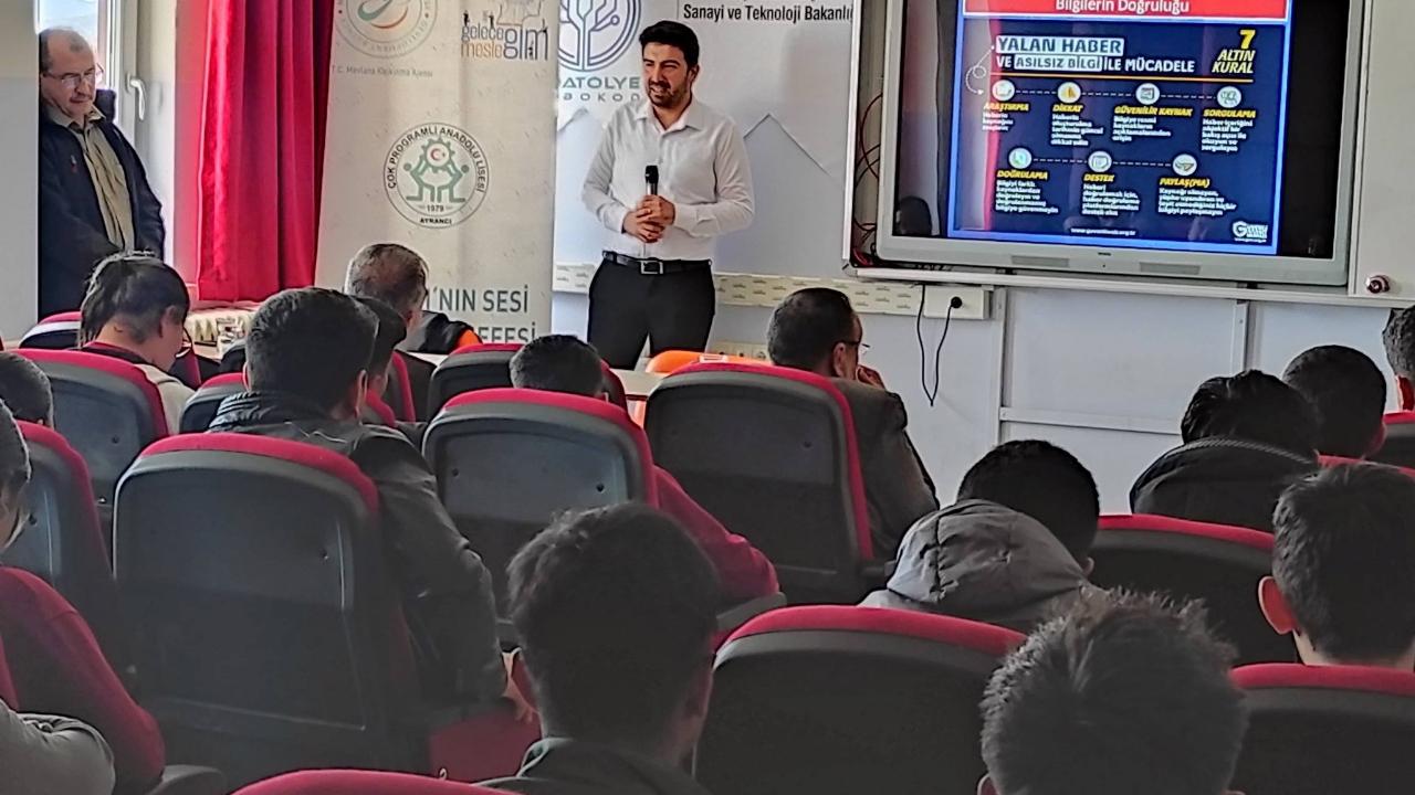 Karaman’da Öğrencilere “Güvenli İnternet” Eğitimi