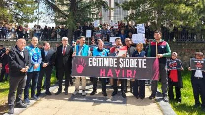 Karaman'da Öğretmenler İş Bıraktı: "Eğitimde Şiddete Hayır"
