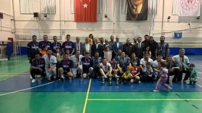 Kazımkarabekir Kaymakamlık Voleybol Turnuvası’nda Şampiyon Belediye Oldu