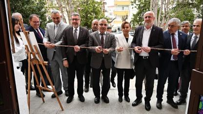 Manifest Sanatla Umut Oluyor