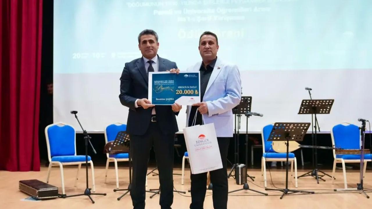 Naat Yarışmasında Karamanlı Şaire Birincilik