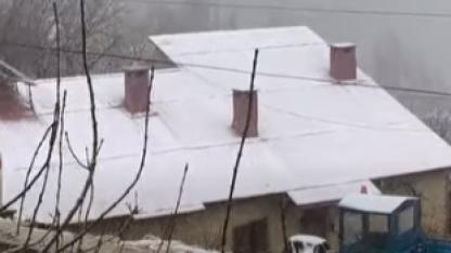 Nisan Ortasında Karaman'ın Bir İlçesi Beyaza Büründü