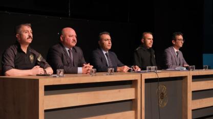 Okullarda güvenlik masaya yatırıldı: Vali Çiçek'ten "Koordinasyon" Vurgusı