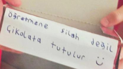 “Silah Değil Çikolata’ Diyen Karamanlı Gençler Türkiye’ye Umut Oldu
