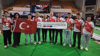 Karamanlı Öğrencilerden Uluslararası Gurur: Robotik Olimpiyatta Büyük Başarı