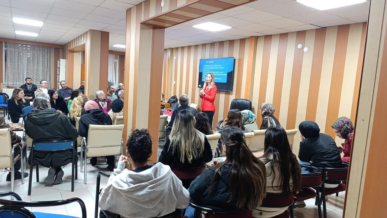 Türk Ocakları'nda “Medya Okuryazarlığı” Konuşuldu