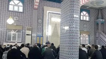 Ulu Cami'de Seher Vakti Manevi Buluşma: Aileler Saf Tuttu