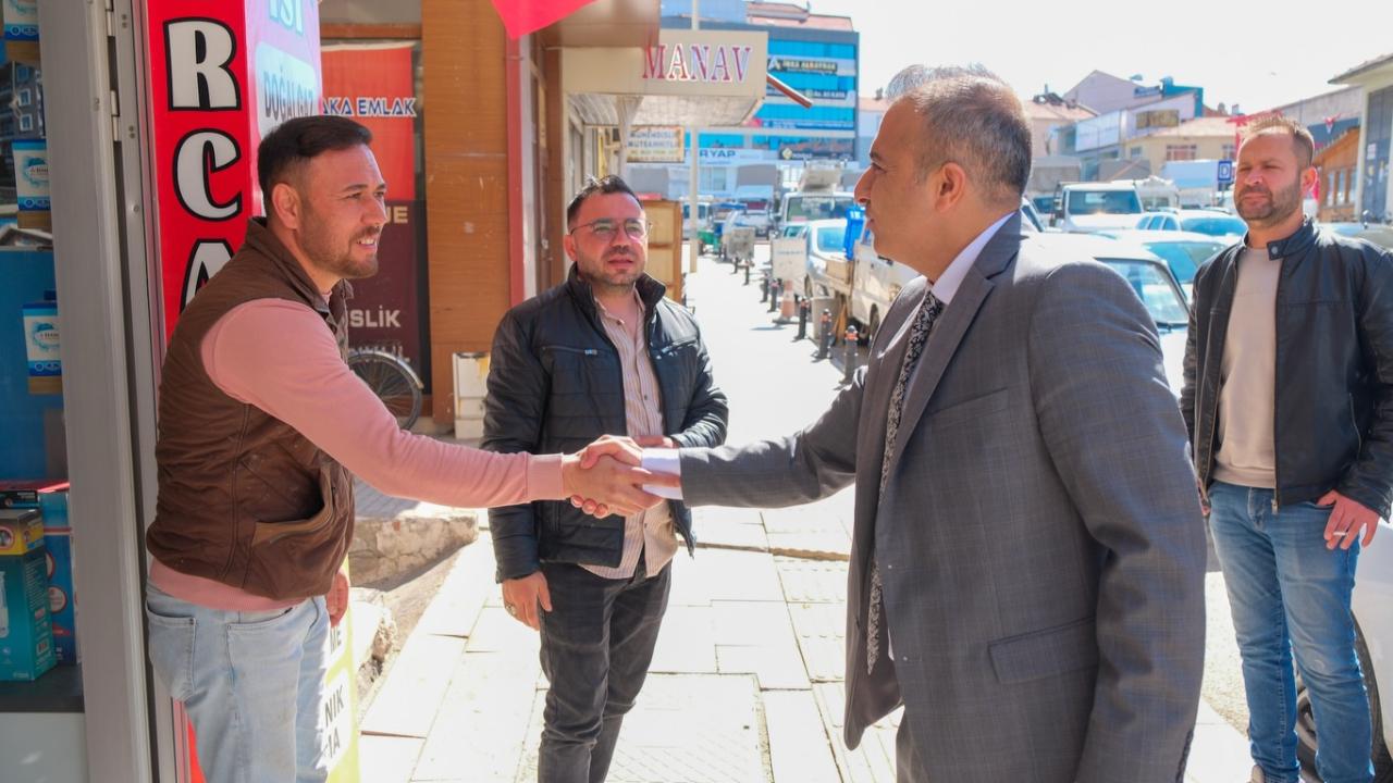 Vali Çiçek Esnafları Ziyaret Etti