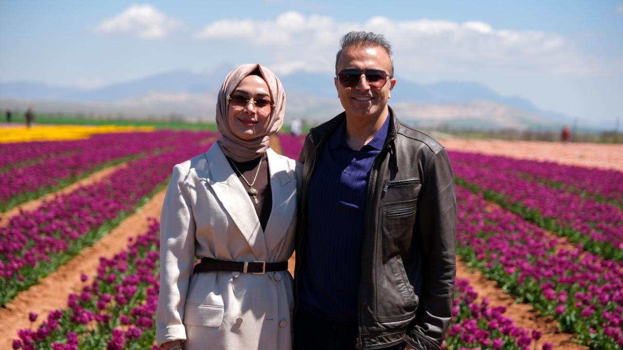 Vali Çiçek Lale Bahçesini Ziyaret Etti