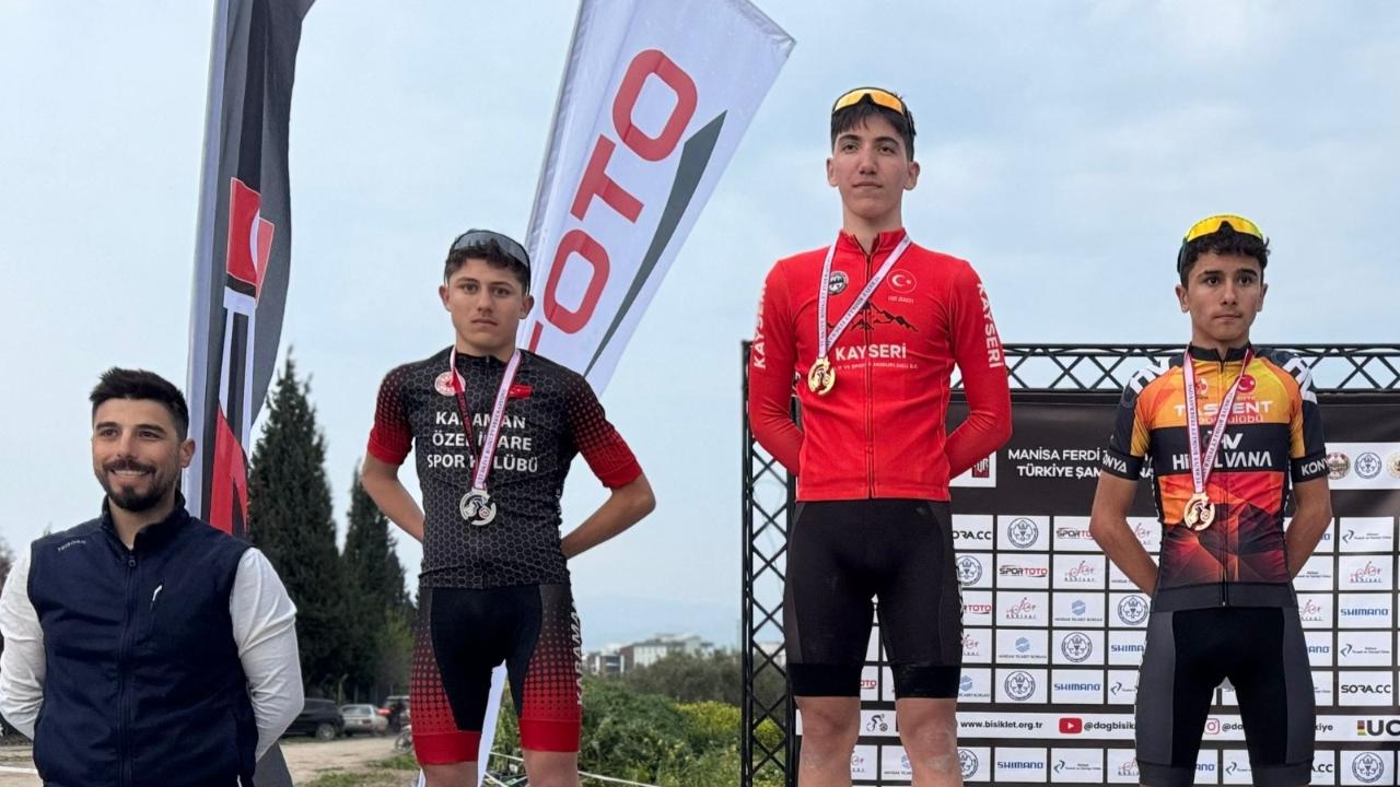 Veli Sarı'dan Gümüş Madalya