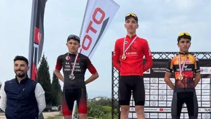 Veli Sarı'dan Gümüş Madalya