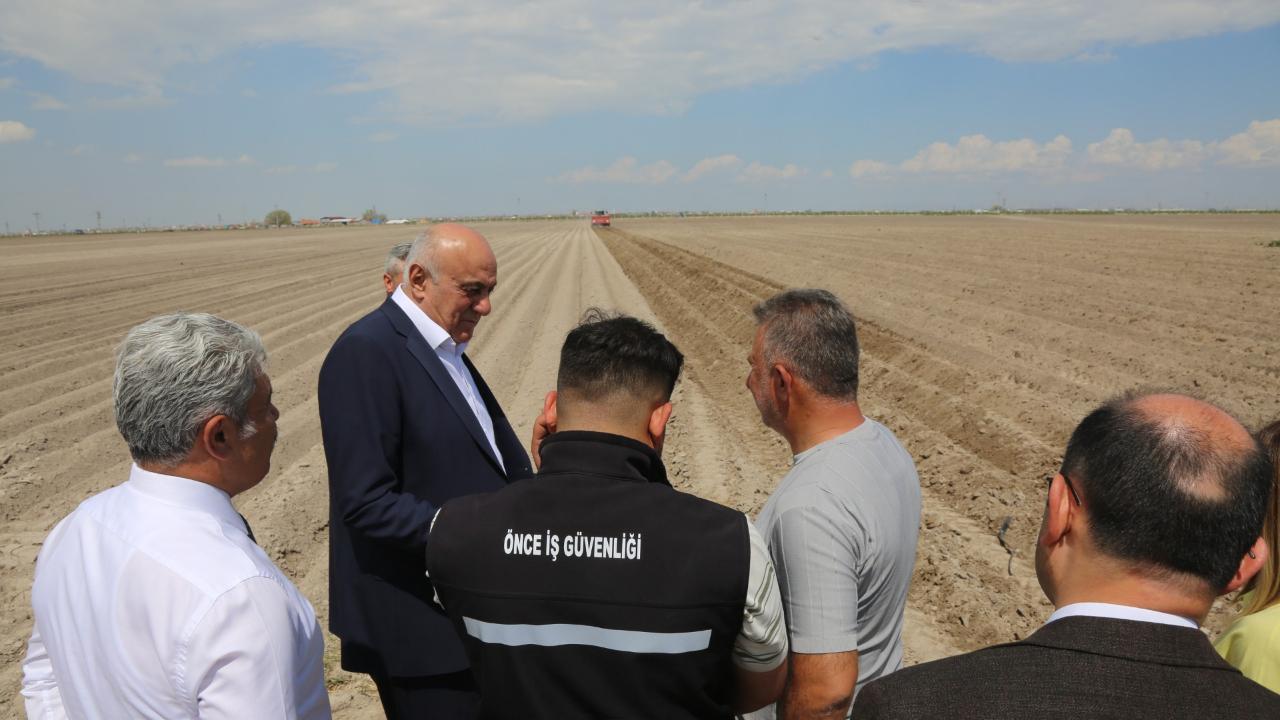 Başkan Erkoyuncu Patates Ekimine Katıldı: Bağımlılık Bitiyor, Kapasite Artıyor!