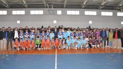 Ermenek’te Ortaokullar Arası Futsal Turnuvası Finali Nefes Kesti