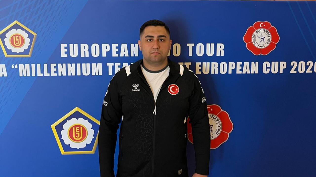 İbrahim Sağlamçelik Karadağ Yolcusu