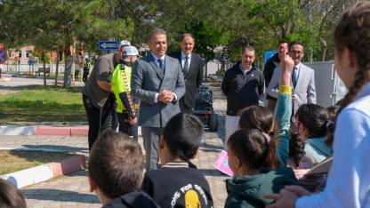 Miniklere Trafik Dersi: Vali Çiçek Öğrencilerle Eğitim Parkında Buluştu