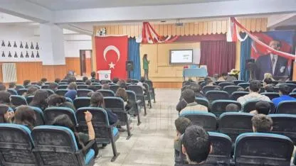 Öğrencilere Siber Zorbalık ve Teknoloji Bağımlılığı Anlatıldı