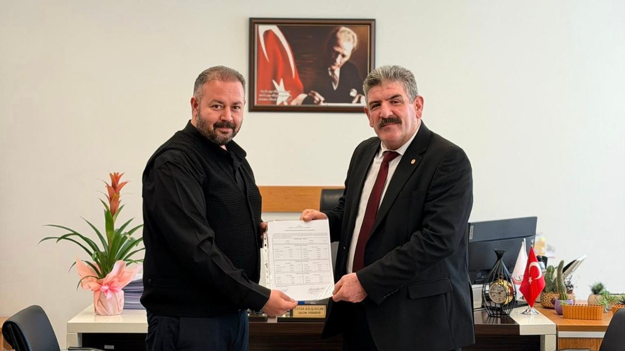 Şuayip Dik Mazbatasını Aldı