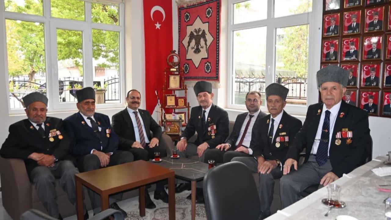 Ulaş, Muharip Gaziler Derneği’ni Ziyaret Etti