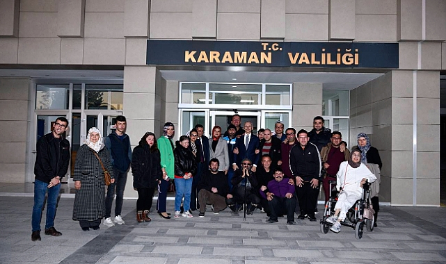 Vali Çiçekli Makamında Özel Misafirleri Ağırlandı
